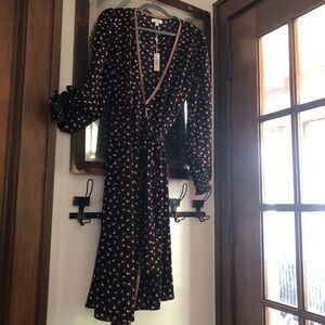 MAX STUDIO Cute Patterned Wrap Dress ❤️